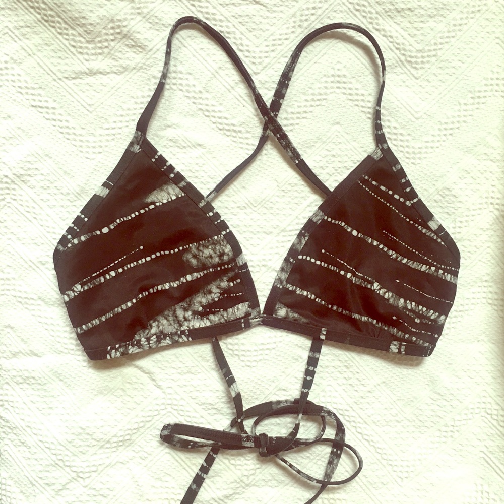 Jolyn triangle top